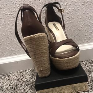 BCBG brown wedges